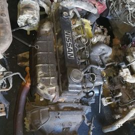 Nissan Atlas FD42 FD46 FD46 Turbo motore assemblaggio con cambio manuale 2WD