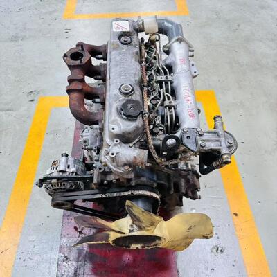 Motore Diesel 4D32 3.57L Cilindrata Aspirato Naturalmente 110HP Potenza per Camion Leggeri e Minibus